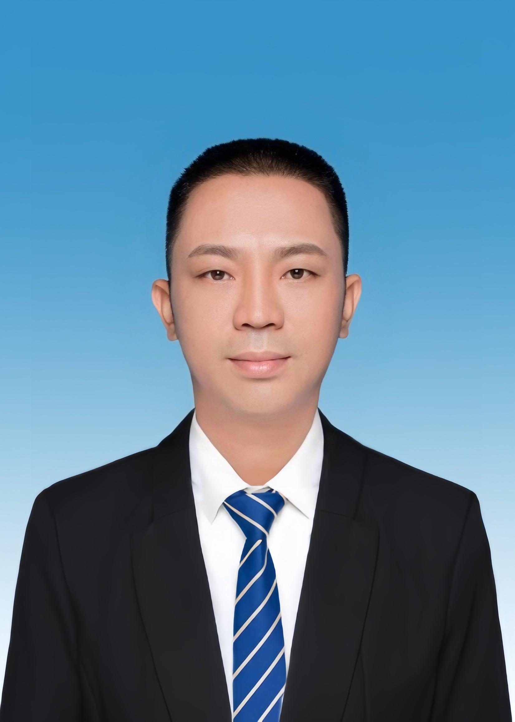 遂宁经开区党工委委员、管委会副主任：周春宏